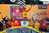 Joey Logano gana en Michigan, Daniel Suárez en cuarto