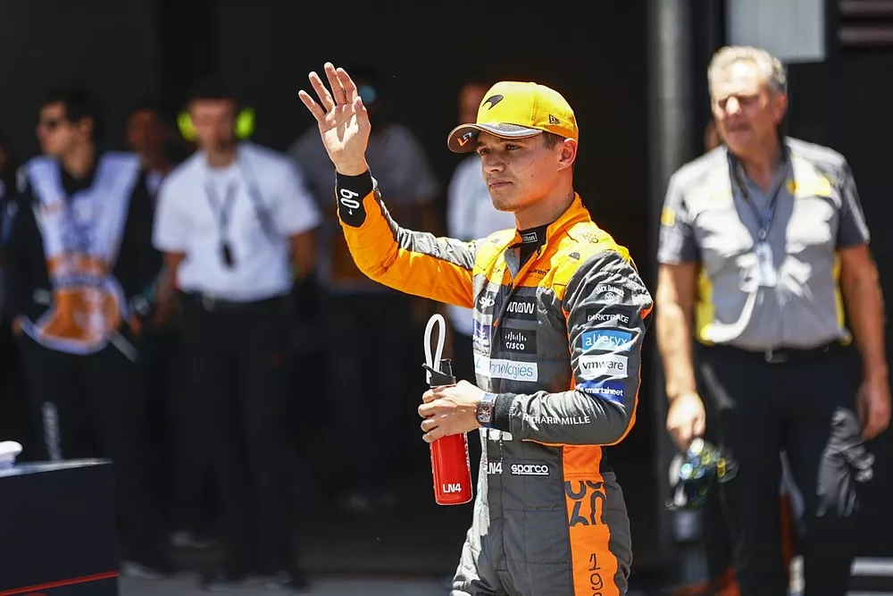 Le poleman du sprint Lando Norris, McLaren, dans le parc ferm&eacute;