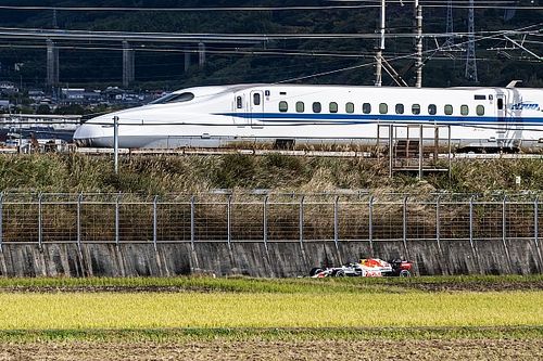 新幹線vsレッドブルF1”ありがとう号”の夢の共演が実現! F1ファン&鉄道ファンが夢にみたシーンがここに叶う