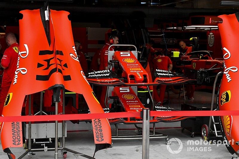 Alerón delantero y cubierta del motor del Ferrari SF90 