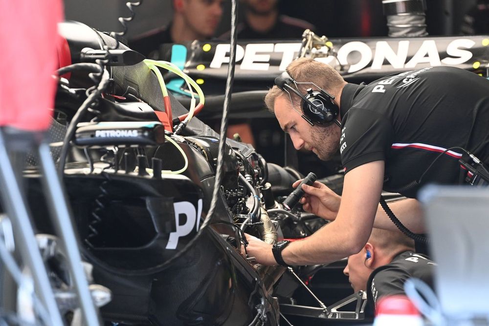  Mercedes F1 W14 motor