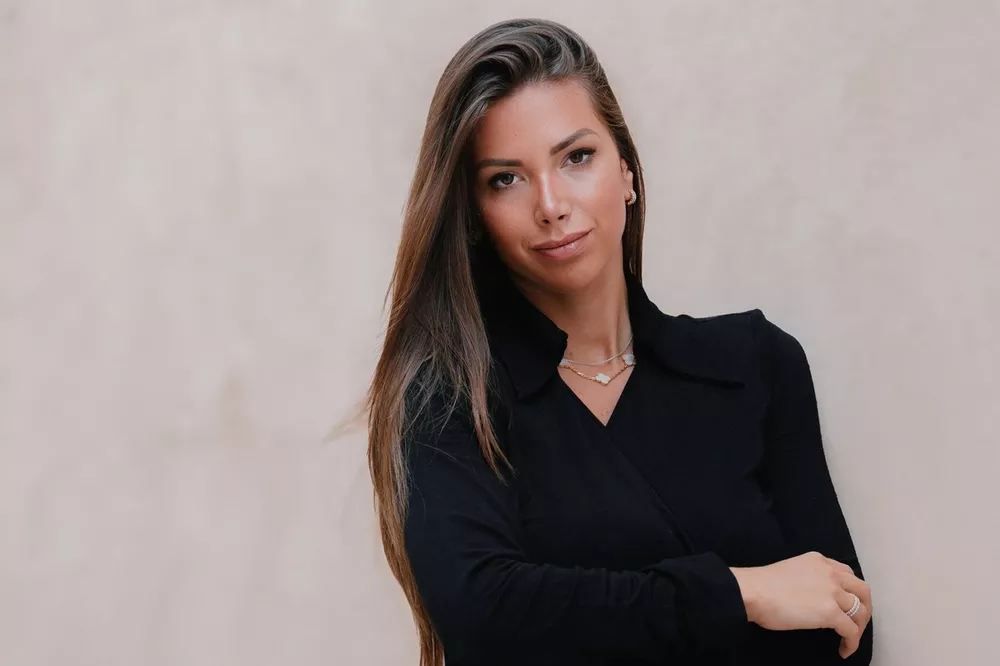 Laura Villars