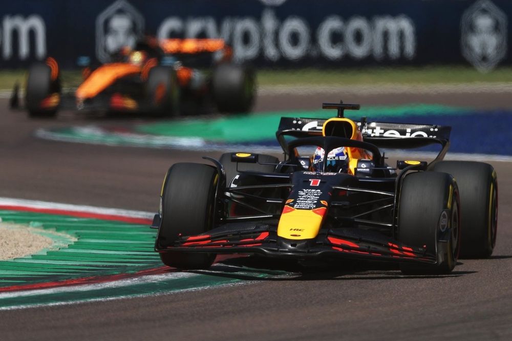 Oscar Piastri, McLaren, Max Verstappen, Red Bull Racing