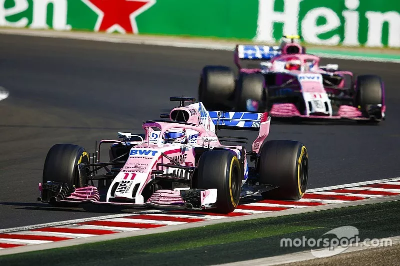 Sergio Perez, Force India VJM11, voor Esteban Ocon, Force India VJM11
