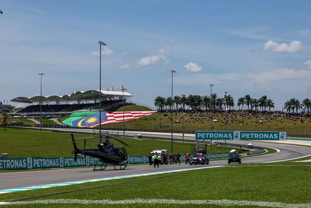 Noah Dettwiler, CIP Green Power is taken by helicopter to hospital after a crash with Jose Antonio Rueda, Red Bull KTM Ajo