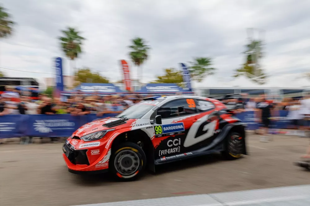 Oliver Solberg, Elliott Edmondson, Toyota Gazoo Racing WRT Toyota GR Yaris Rally1