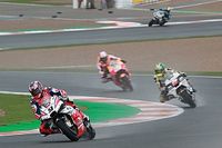 Petrucci vuelve a liderar; Vi&ntilde;ales, Lorenzo y Rossi, que se cay&oacute;, a la Q1