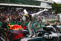 Hamilton sella el t&iacute;tulo de Mercedes y Ocon le quita la victoria a Verstappen
