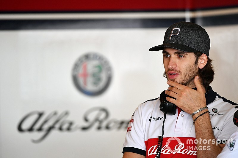 Giovinazzi: Nehéz dolgom lesz, mivel egy világbajnok a csapattársam…