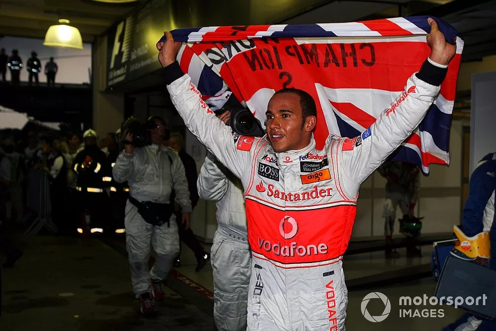 Lewis Hamilton, McLaren f&ecirc;te son titre de Champion du monde dans le Parc Ferm&eacute;