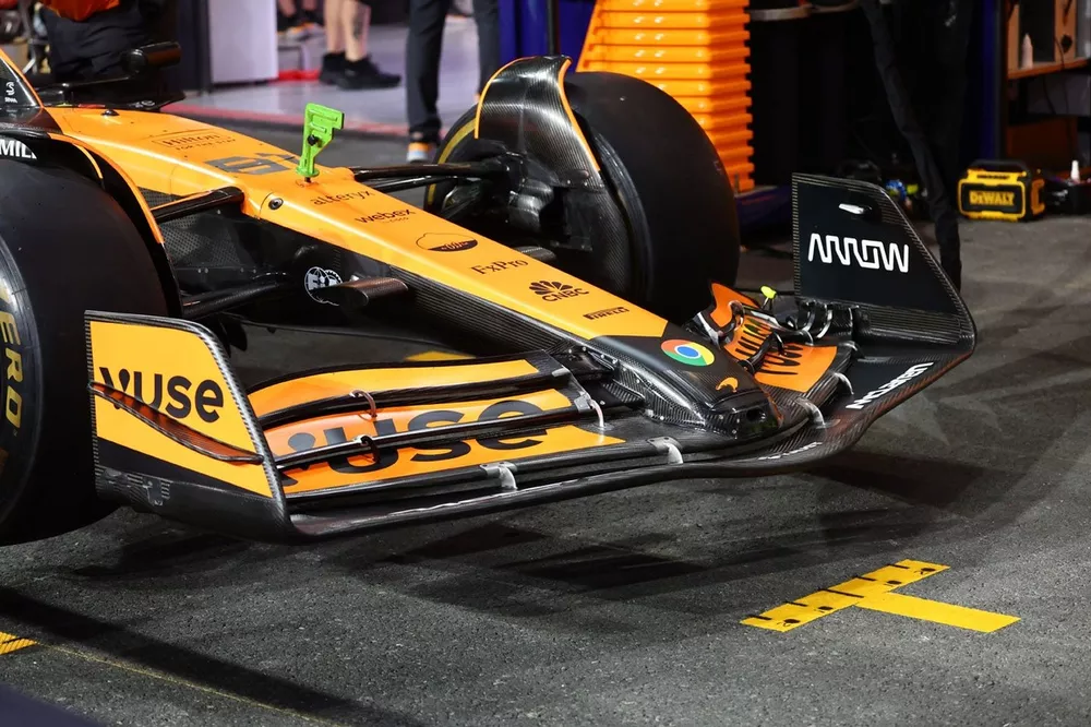 McLaren MCL38