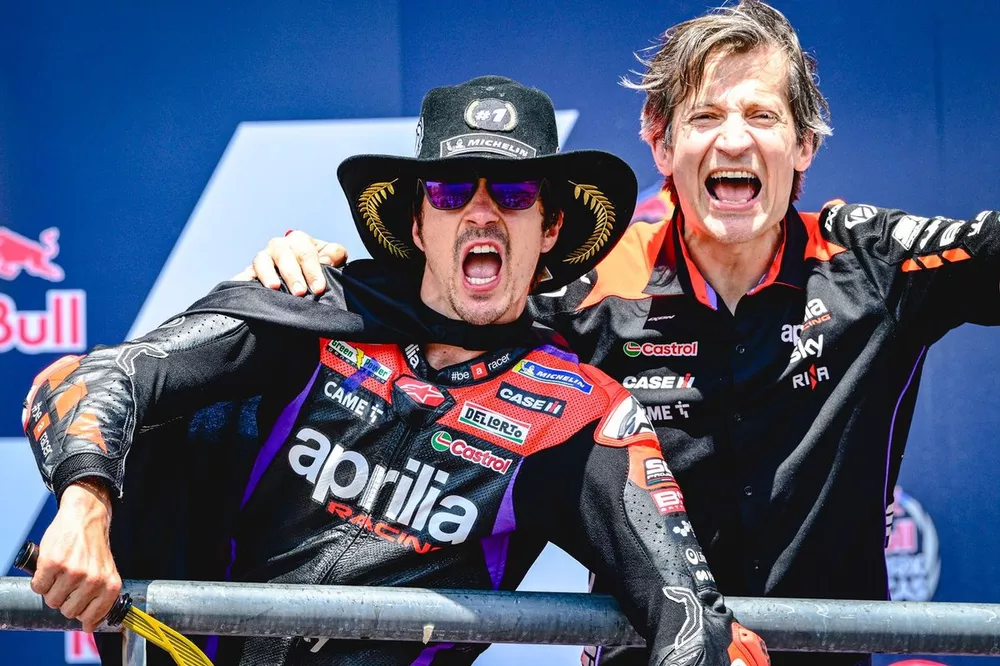 Massimo Rivola, Aprilia Racing CEO, Maverick Vinales, Aprilia Racing Team