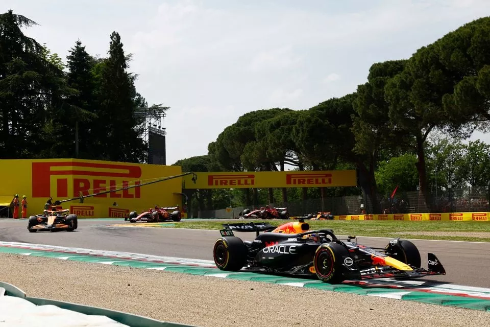 Max Verstappen, Red Bull Racing RB20, Lando Norris, McLaren MCL38, Charles Leclerc, Ferrari SF-24