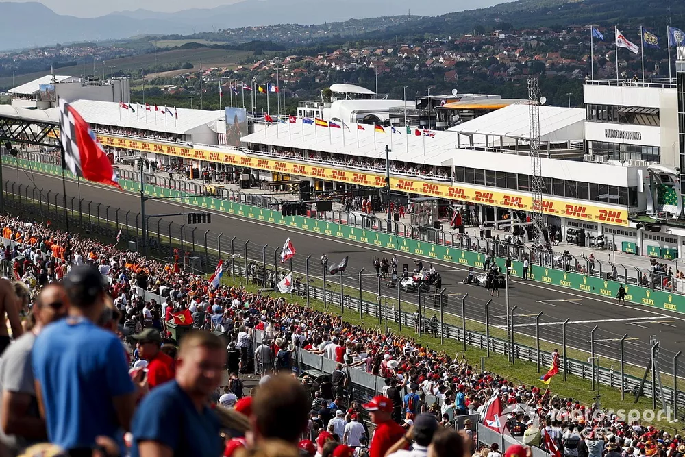Max Verstappen, Red Bull Racing RB15, Valtteri Bottas, Mercedes AMG W10, and Lewis Hamilton, Mercedes AMG F1 W10