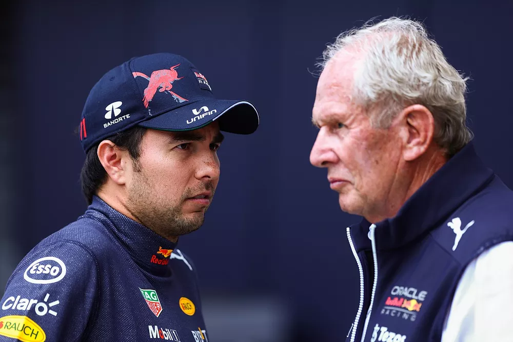 Sergio Perez, Red Bull Racing RB18 talks with Red Bull Racing Team Consultant Dr Helmut Marko