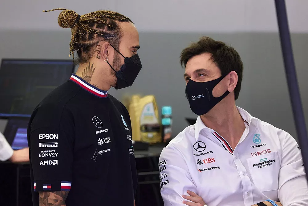Lewis Hamilton, et Toto Wolff (directeur exécutif de Mercedes en F1)