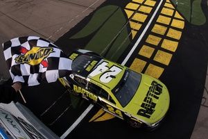 NASCAR Cup: Byron tem estratégia de combustível perfeita e vence em Iowa
