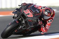 Augusto Fern&aacute;ndez "alucina" en su debut con una MotoGP