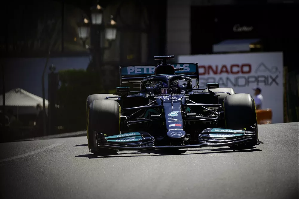 Lewis Hamilton, Mercedes W12