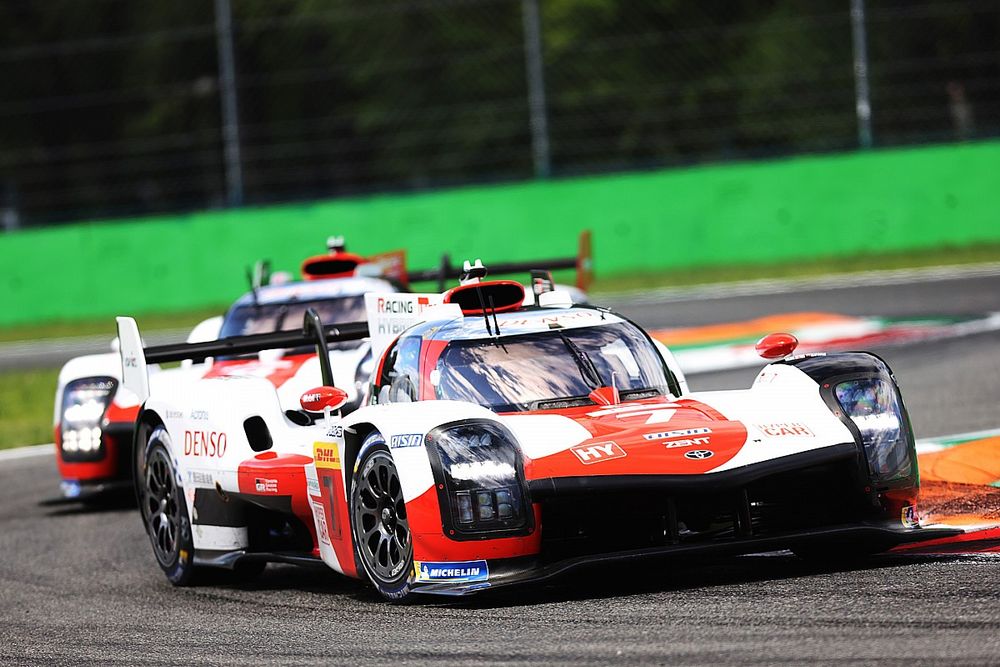 #7 Toyota Gazoo Racing Toyota GR010 - Hybrid: Mike Conway, Kamui Kobayashi,
Jos&eacute; Mar&iacute;a L&oacute;pez