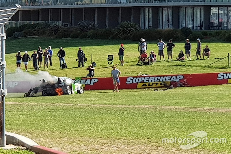 Spectator pictured fighting Bathurst 12 Hour crash fire