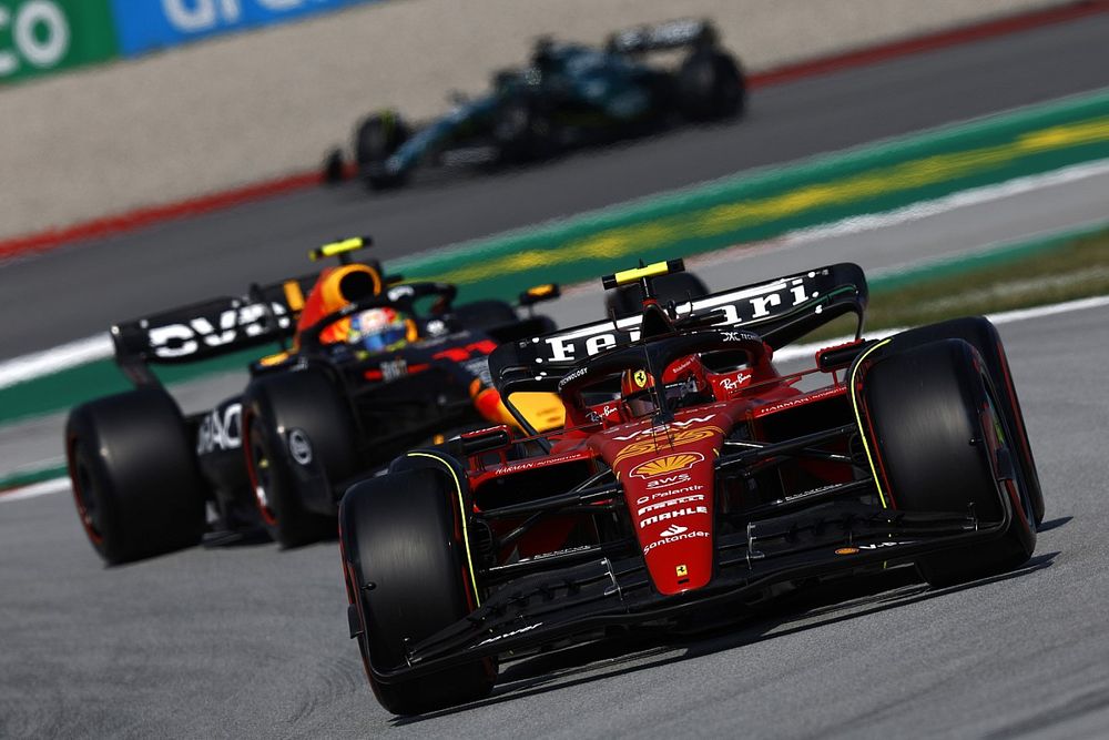 Carlos Sainz, Ferrari SF-23, Sergio Pérez, Red Bull Racing RB19