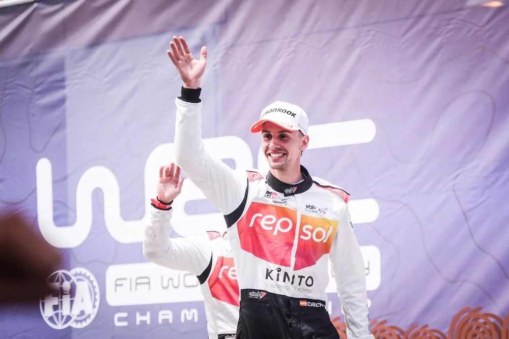 Alejandro Cach&oacute;n, en el podio del Rally de las Islas Canarias