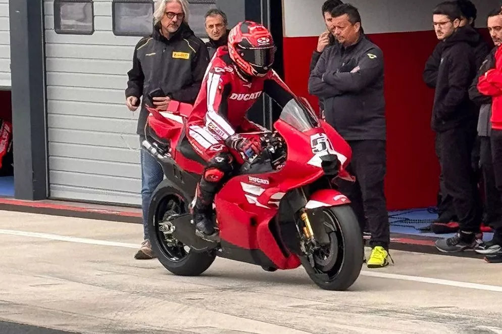 Michele Pirro, Ducati GP27 de 850 cc
