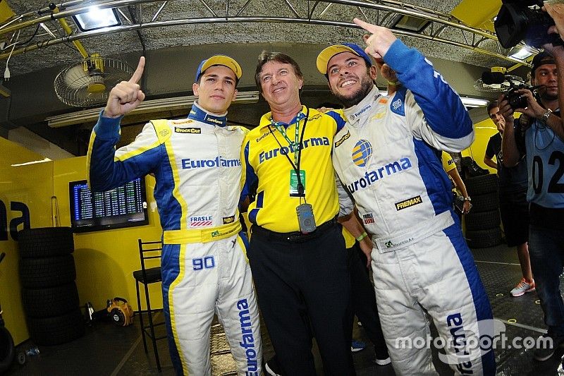 Guilherme Salas e Ricardo Mauricio comemoram pole