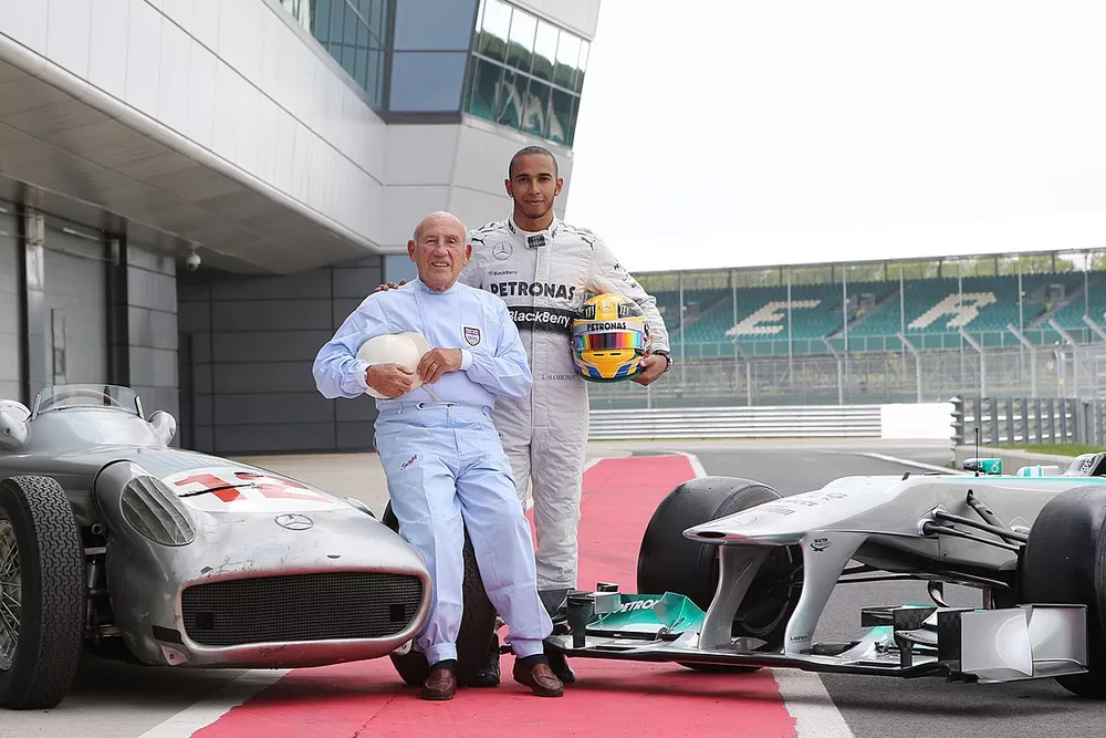 Sir Stirling Moss, Mercedes-Benz W196 et Lewis Hamilton, Mercedes AMG F1