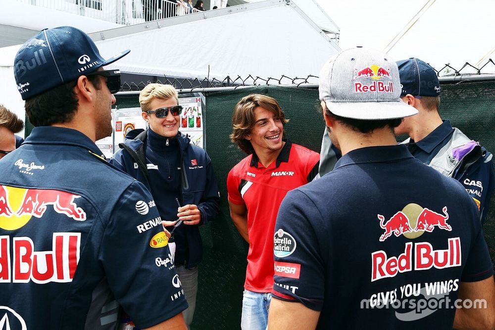 Daniel Ricciardo, de Red Bull Racing; Marcus Ericsson, Sauber F1 Team; Roberto Merhi, Manor F1 Team;
