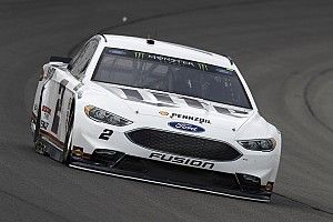 Suárez noveno en la última práctica y Keselowski en primero 