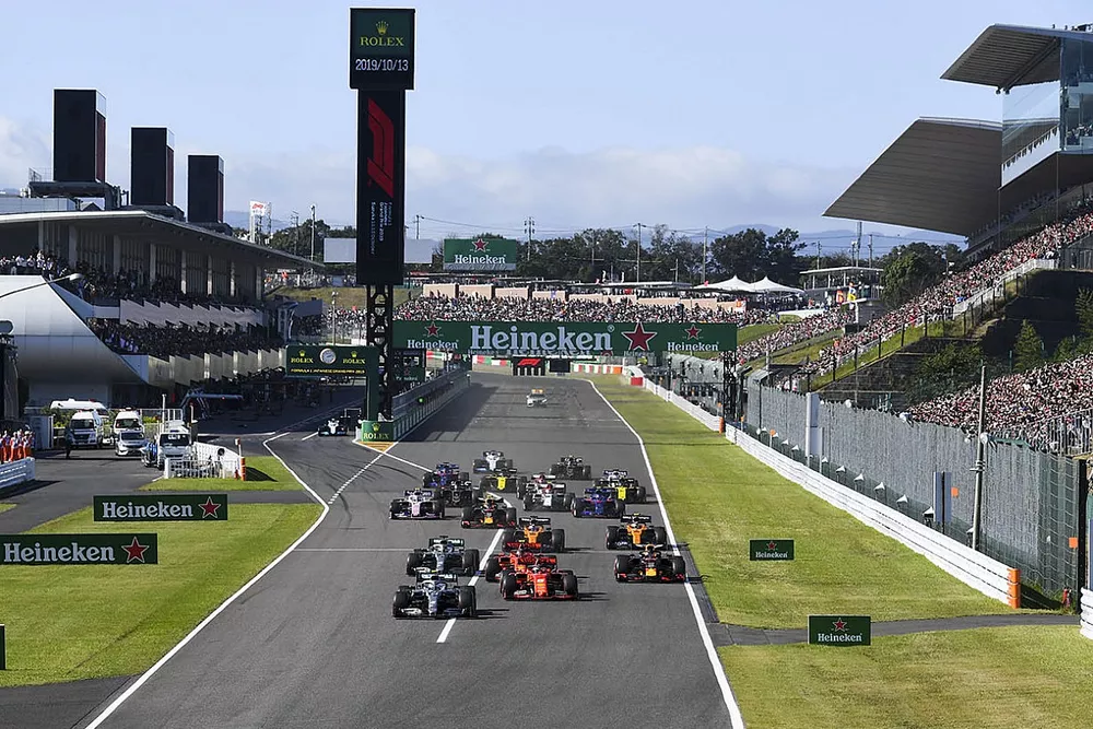 Valtteri Bottas, Mercedes AMG W10 leads Sebastian Vettel, Ferrari SF90Charles Leclerc, Ferrari SF90, Lewis Hamilton, Mercedes AMG F1 W10 and Max Verstappen, Red Bull Racing RB15 at the start of the race