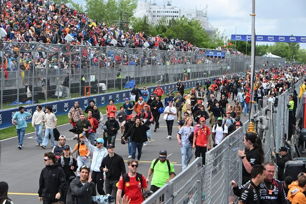 Invades Races York F1カナダGP、レース終了直後に観客がコース侵入。スチュワードがプロモーターに戒告処分