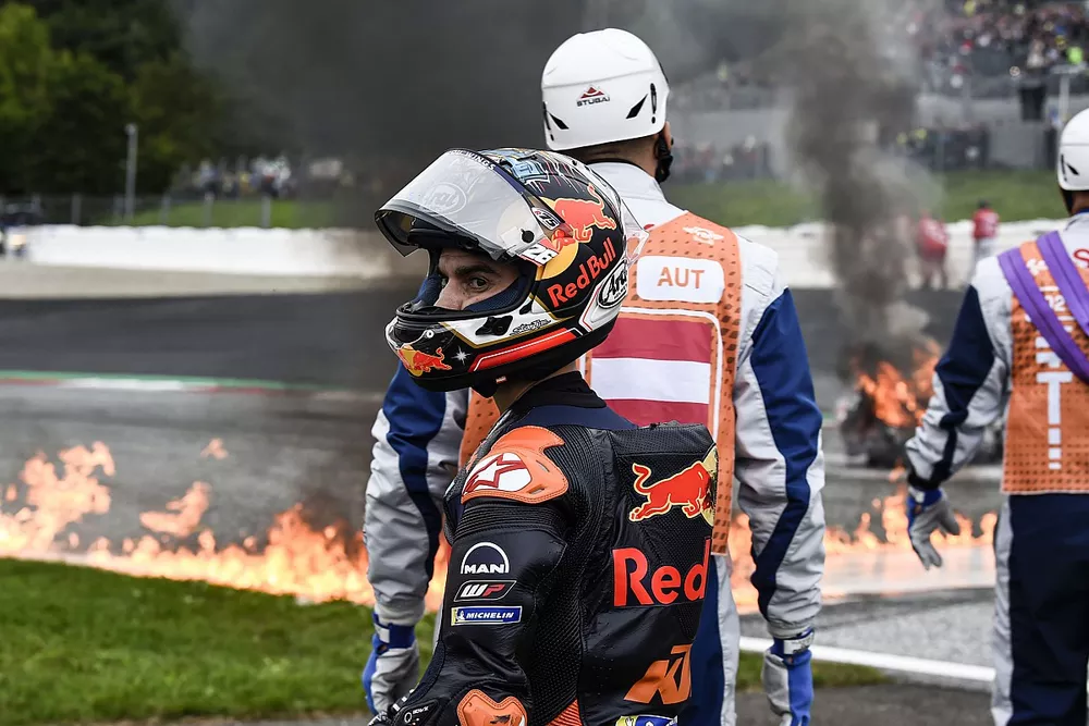 Dani Pedrosa, Red Bull KTM Factory Racing, despu&eacute;s de su ca&iacute;da