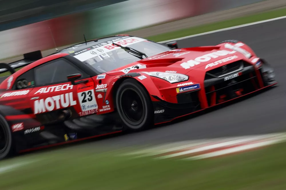 #23 MOTUL AUTECH GT-R