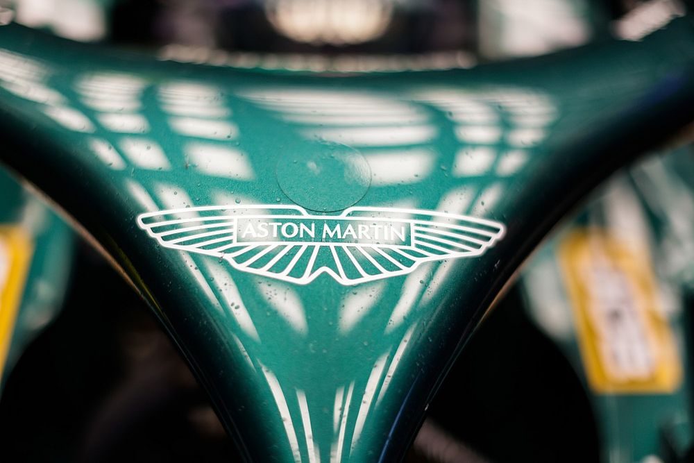 Aston Martin logo on the Aston Martin AMR21