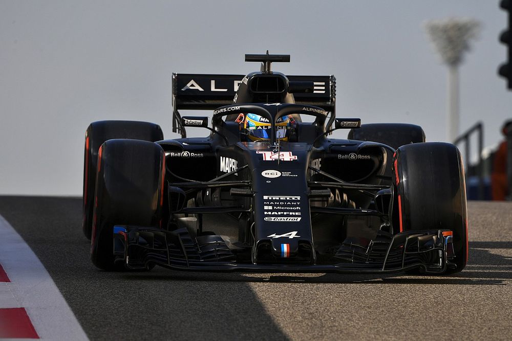 Fernando Alonso, Alpine/Renault RS18 adaptado (muleto) con los Pirelli de 18 pulgadas 