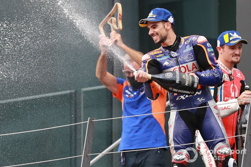 Podio: ganador Miguel Oliveira, Red Bull KTM Tech 3