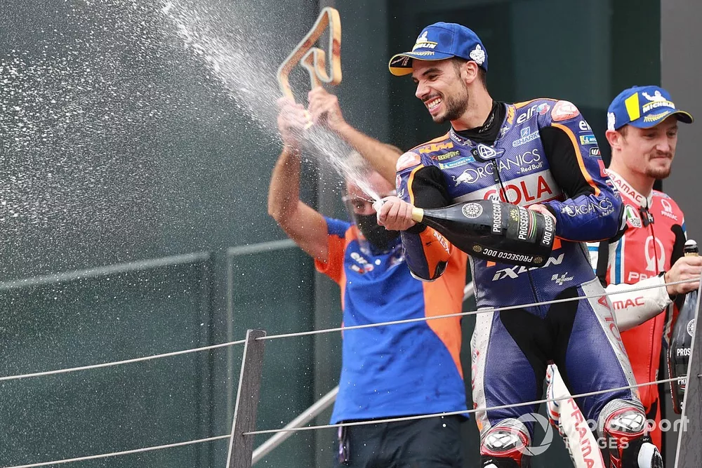 Podio: ganador Miguel Oliveira, Red Bull KTM Tech 3