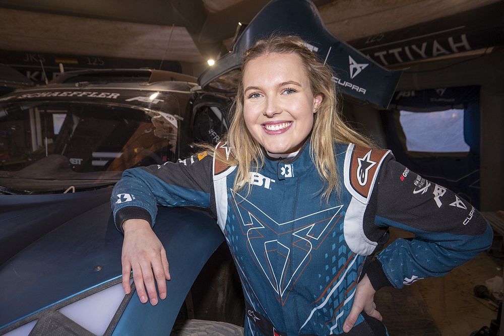 Klara Andersson, Swedish rallycross driver is the new Abt Cupra XE driver.