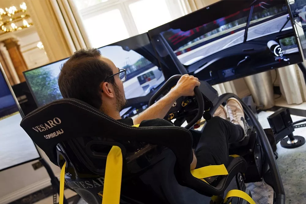 How-haptic-technology-strengthens-the-ties-between-sim-racing-and-motorsport
