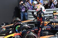 Verstappen a Checo P&eacute;rez: puedo pelear por la corona de equipos yo solo