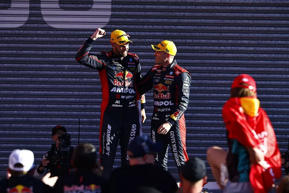 Race winner Shane van Gisbergen and Richie Stanaway, Triple Eight Race Engineering