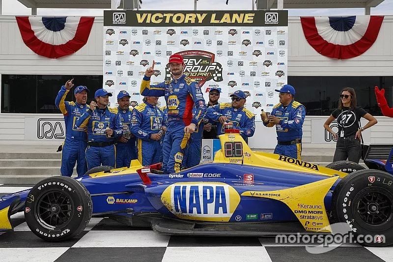 Il vincitore della gara Alexander Rossi, Andretti Autosport Honda