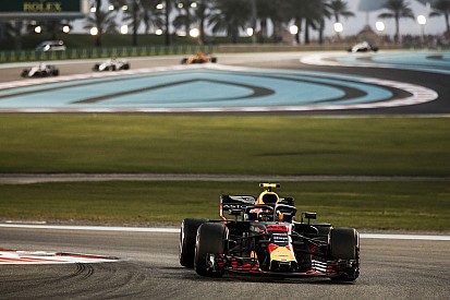 Verstappen sufrió tras verse cegado... ¡por un motor Honda!