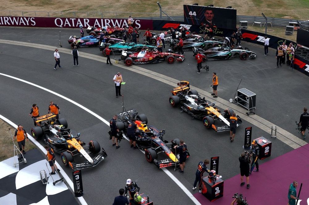 Lando Norris, McLaren, Oscar Piastri, McLaren, Max Verstappen, Red Bull Racing