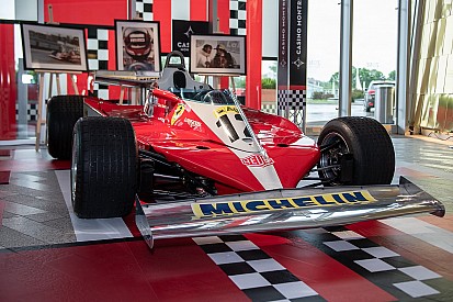 Villeneuve guia Ferrari do pai antes do GP do Canadá