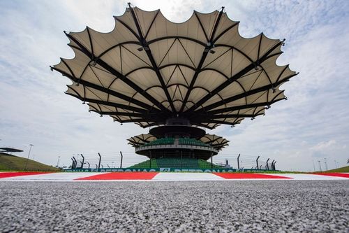 Sepang reconoce que "cometi&oacute; un error dejando escapar la F1" y espera mantener MotoGP