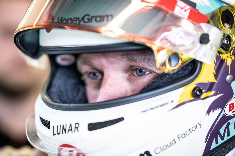 Kevin Magnussen, Haas F1 Team, in the garage 